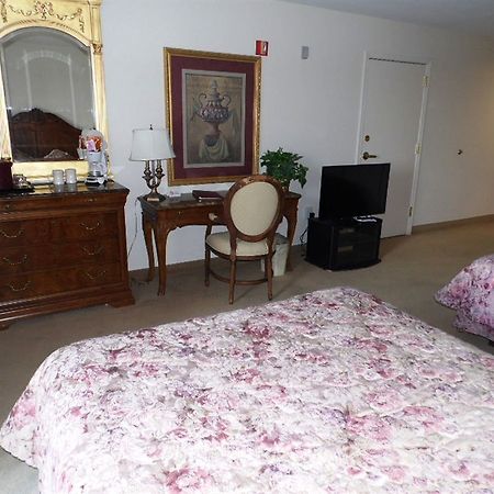 Regalia Hotel & Conference Center Village of Four Seasons Luaran gambar