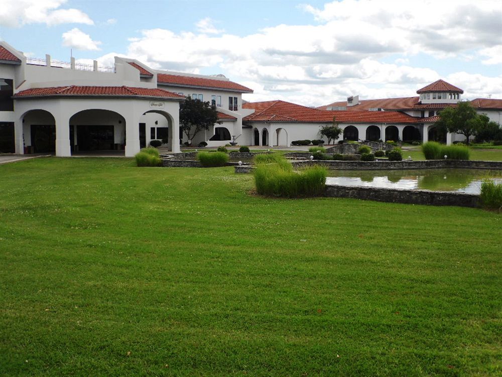 Regalia Hotel & Conference Center Village of Four Seasons Luaran gambar