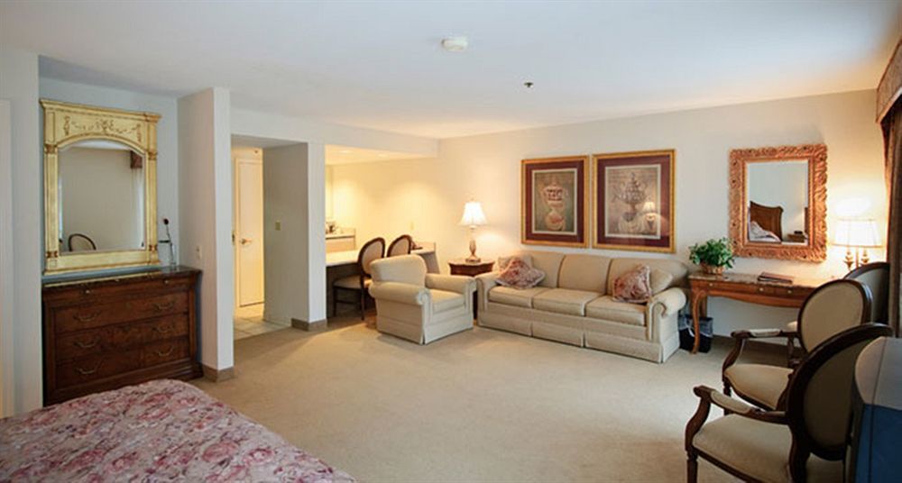 Regalia Hotel & Conference Center Village of Four Seasons Luaran gambar