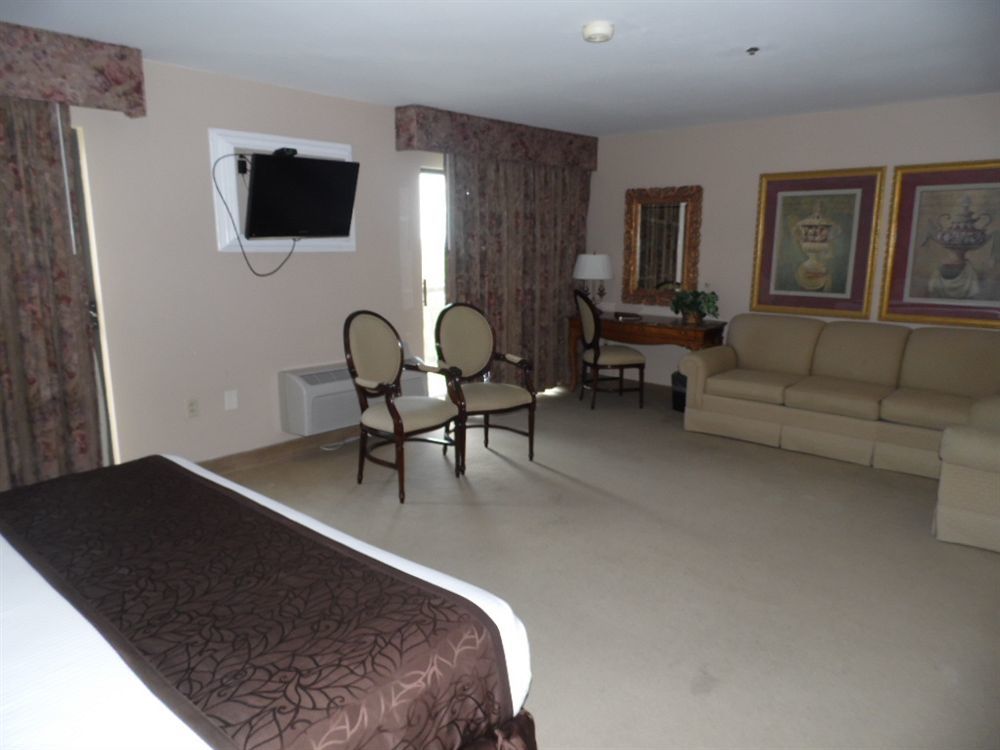 Regalia Hotel & Conference Center Village of Four Seasons Luaran gambar