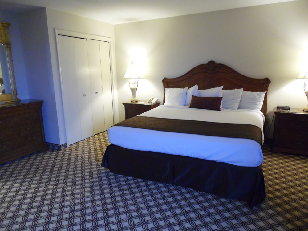 Regalia Hotel & Conference Center Village of Four Seasons Luaran gambar